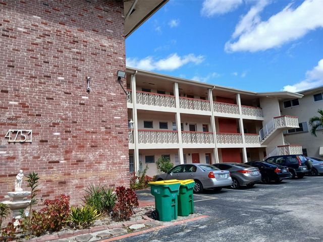 4751 NW 10th Court 310, Plantation, FL 33313