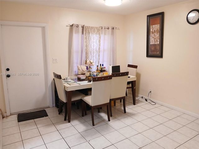 4751 NW 10th Court 310, Plantation, FL 33313
