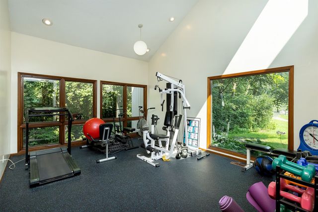 2822 Cheyenne Circle, Des Moines, IA 50321