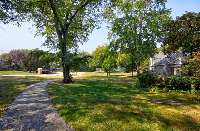 2822 Cheyenne Circle, Des Moines, IA 50321