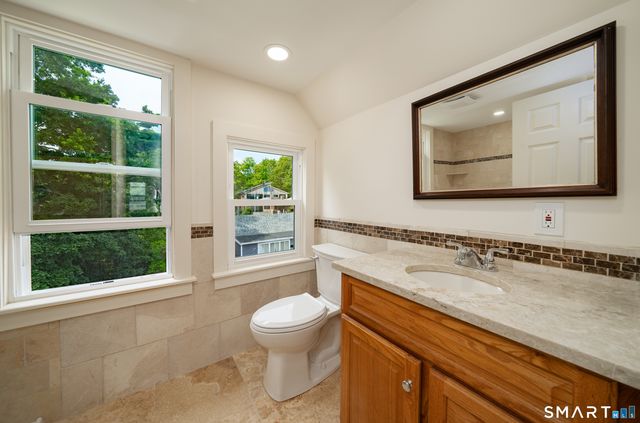 198-200 Shore Drive 2, Branford, CT 06405
