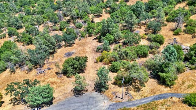 1812 Sentinel Court, Coarsegold, CA 93614