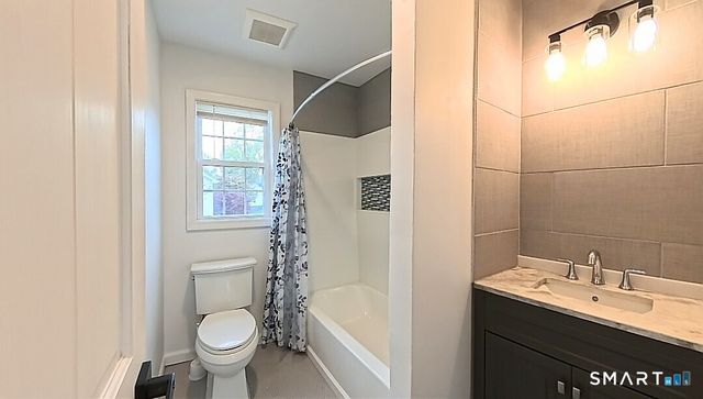 1 Mayflower Court, Milford, CT 06460