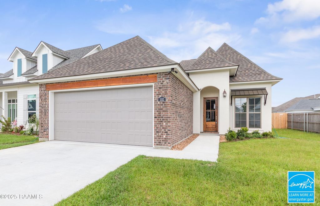 102 Fillmore Way, Lafayette, LA 70506