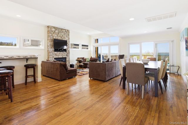 818 Dune Road, Westhampton Beach, NY 11978