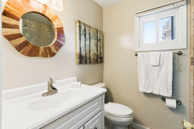 818 Dune Road, Westhampton Beach, NY 11978