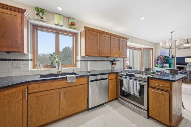 4410 Hunter Drive, St Joseph, MO 64506