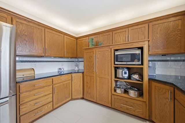 4410 Hunter Drive, St Joseph, MO 64506