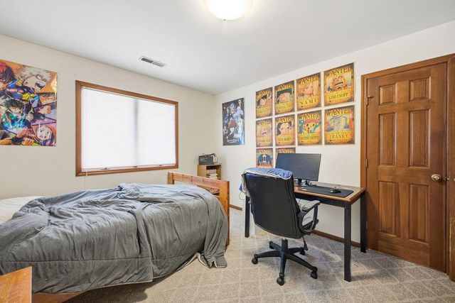 4410 Hunter Drive, St Joseph, MO 64506