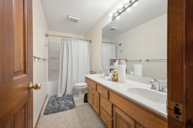 4410 Hunter Drive, St Joseph, MO 64506