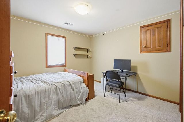 4410 Hunter Drive, St Joseph, MO 64506