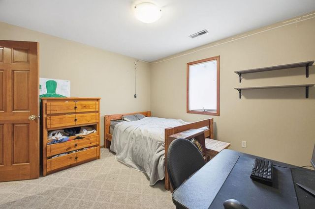 4410 Hunter Drive, St Joseph, MO 64506