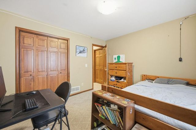 4410 Hunter Drive, St Joseph, MO 64506