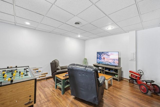 4410 Hunter Drive, St Joseph, MO 64506