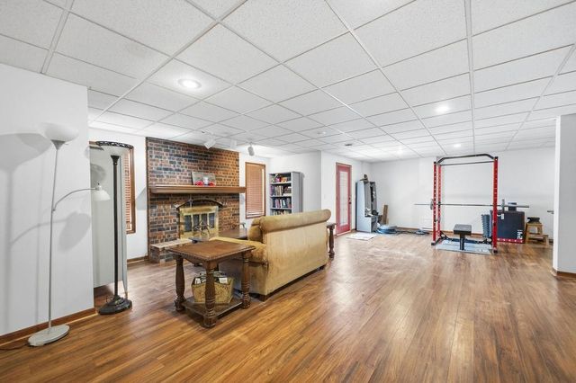 4410 Hunter Drive, St Joseph, MO 64506