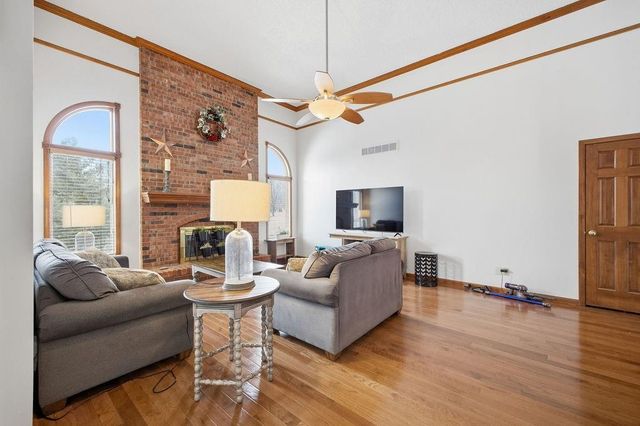 4410 Hunter Drive, St Joseph, MO 64506