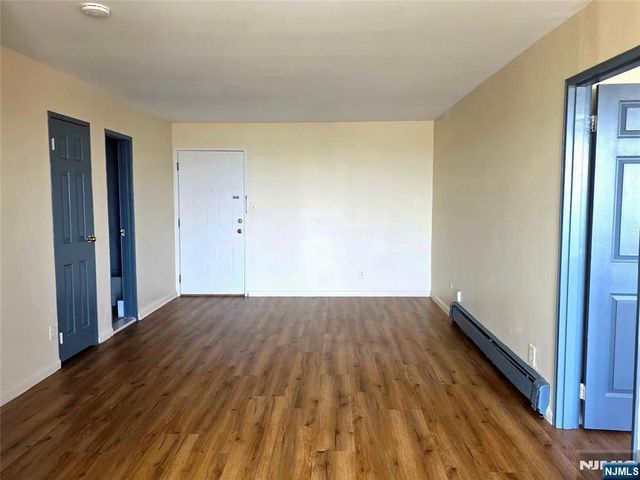 201 12th Street 19, Palisades Park, NJ 07650