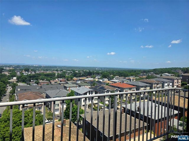 201 12th Street 19, Palisades Park, NJ 07650