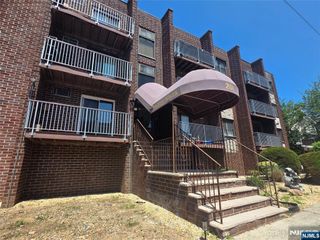 201 12th Street 19, Palisades Park, NJ 07650