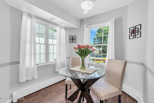98 Longwood Drive, Manahawkin, NJ 08050