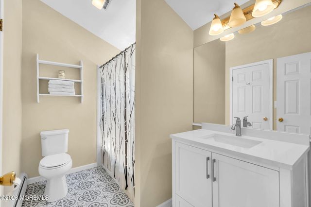 98 Longwood Drive, Manahawkin, NJ 08050