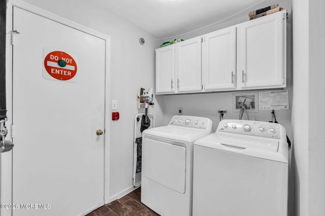 98 Longwood Drive, Manahawkin, NJ 08050