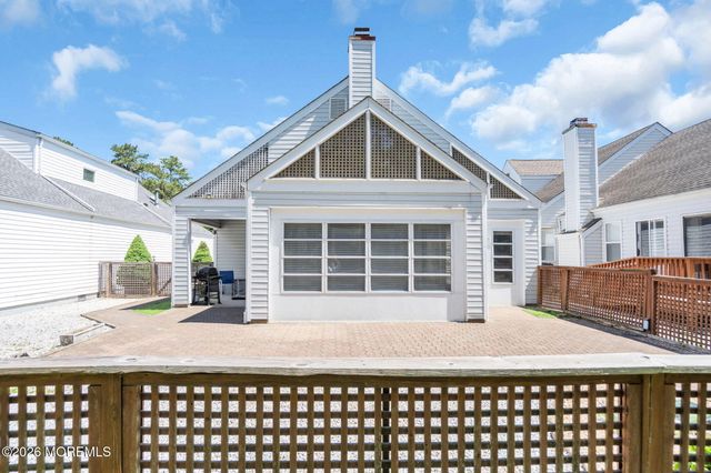 98 Longwood Drive, Manahawkin, NJ 08050