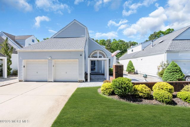 98 Longwood Drive, Manahawkin, NJ 08050