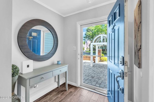 98 Longwood Drive, Manahawkin, NJ 08050