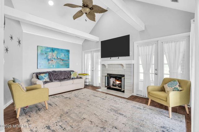 98 Longwood Drive, Manahawkin, NJ 08050