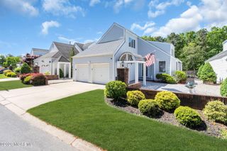 98 Longwood Drive, Manahawkin, NJ 08050