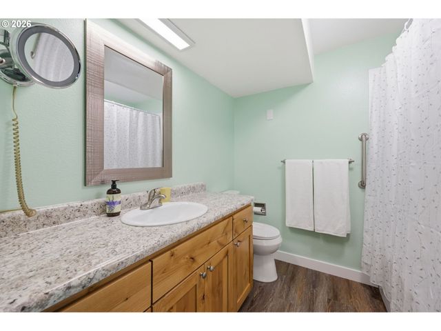 8390 Sw MOHAWK St, Tualatin, OR 97062