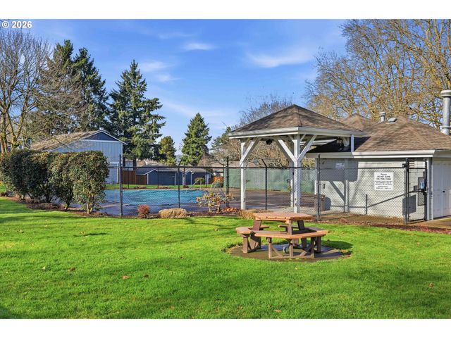 8390 Sw MOHAWK St, Tualatin, OR 97062