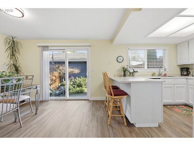 8390 Sw MOHAWK St, Tualatin, OR 97062