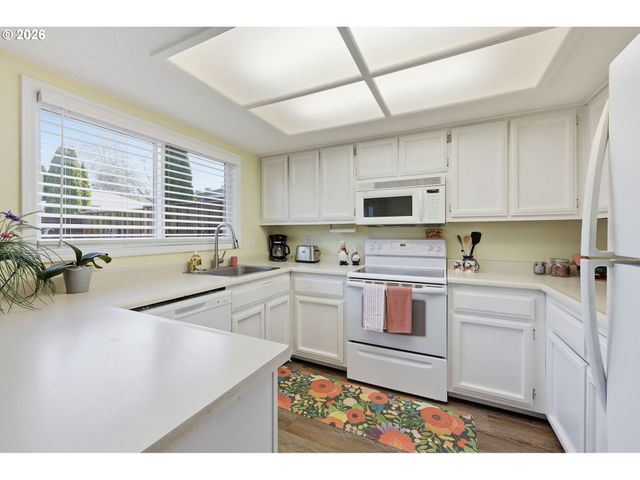 8390 Sw MOHAWK St, Tualatin, OR 97062