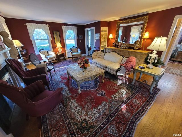 321 W Boone Street, Salem, IL 62881