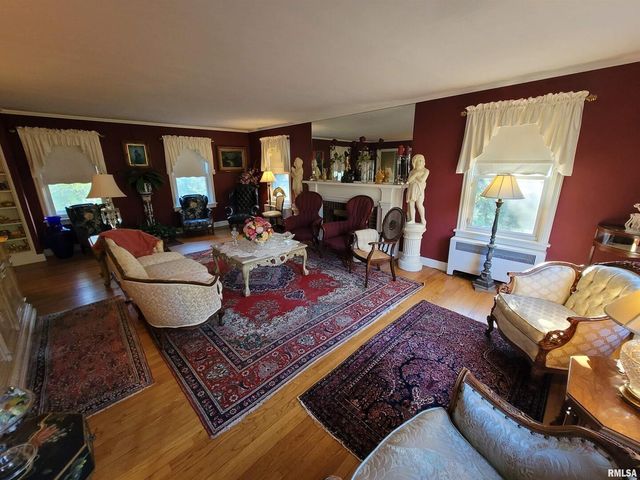 321 W Boone Street, Salem, IL 62881