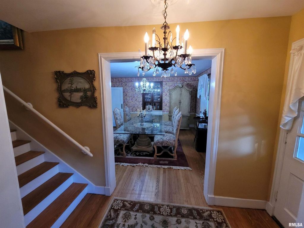 Image 14 of property listing at 321 W Boone Street, Salem, IL 62881