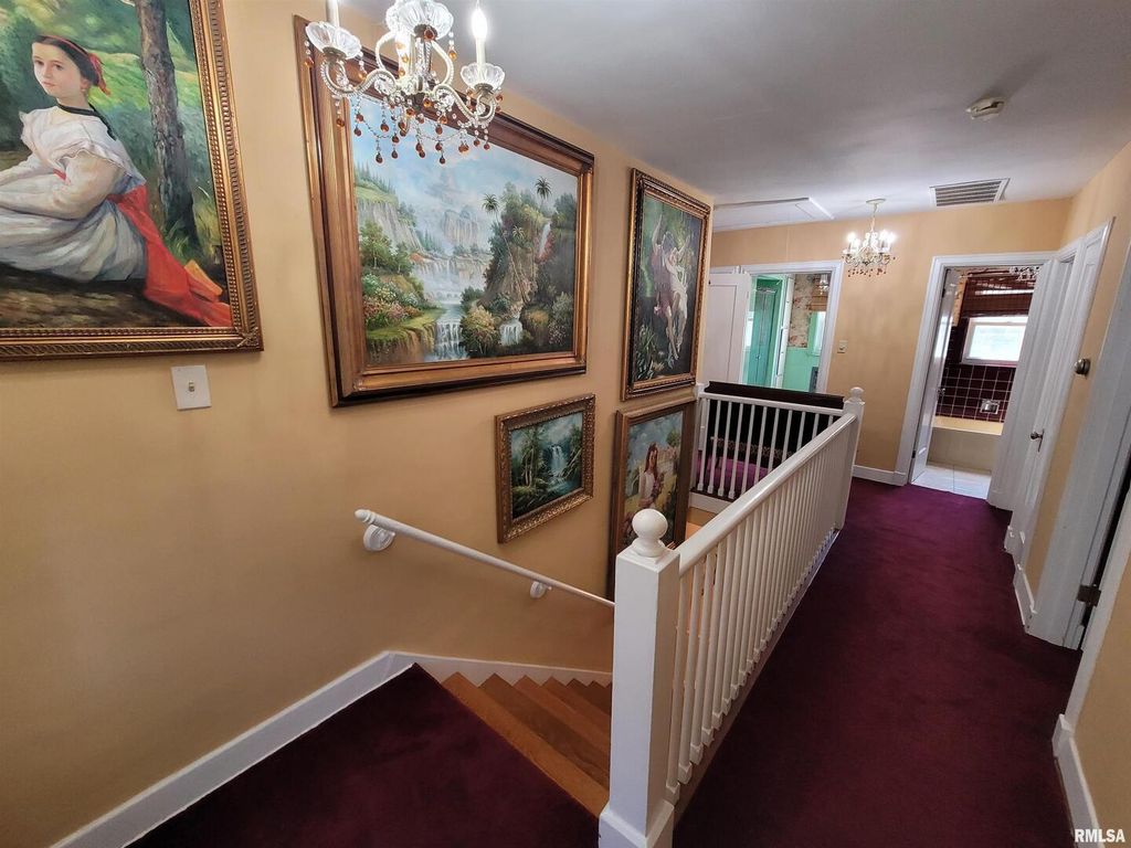 Image 17 of property listing at 321 W Boone Street, Salem, IL 62881