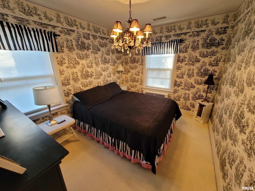 Image 22 of property listing at 321 W Boone Street, Salem, IL 62881