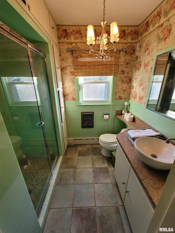 Image 25 of property listing at 321 W Boone Street, Salem, IL 62881