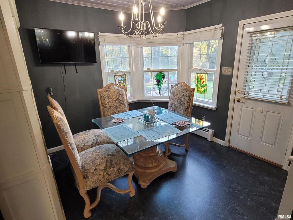 Image 32 of property listing at 321 W Boone Street, Salem, IL 62881