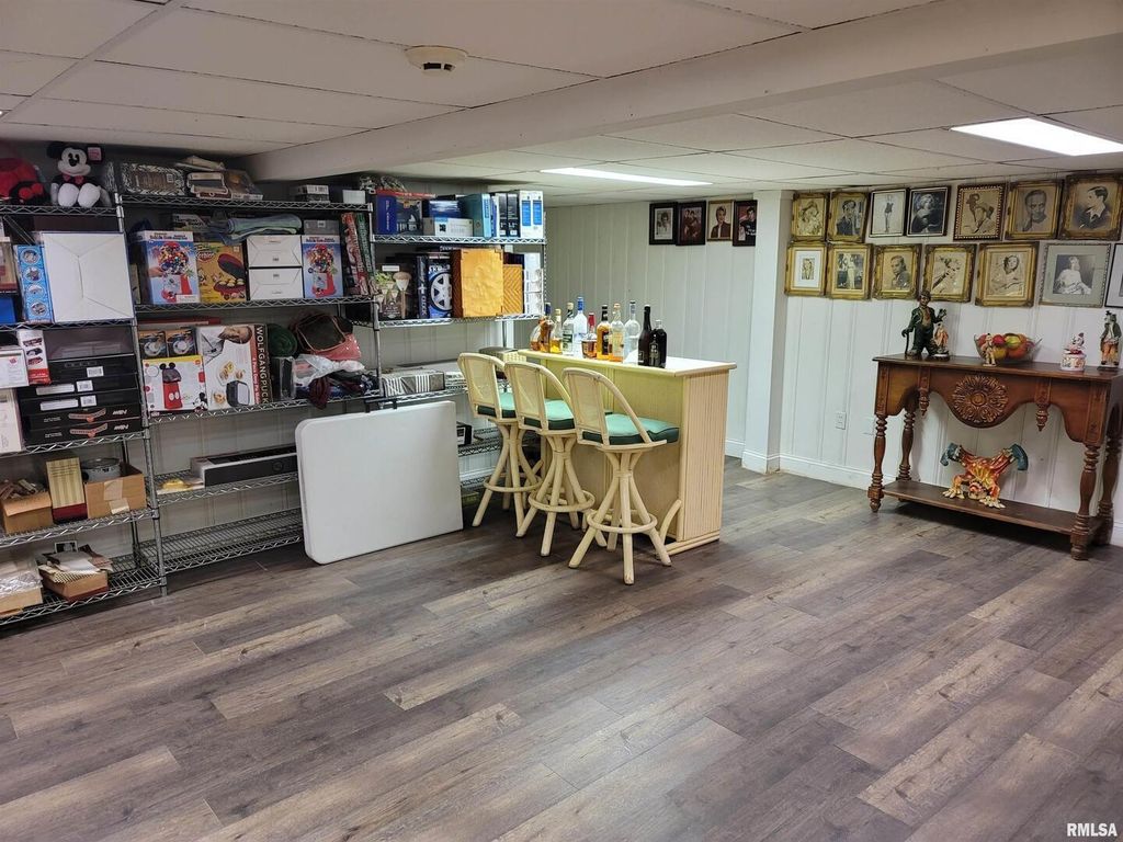 Image 36 of property listing at 321 W Boone Street, Salem, IL 62881