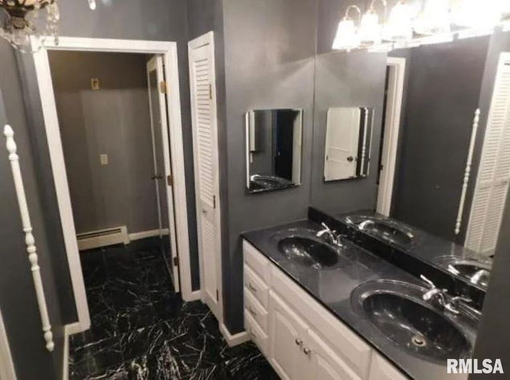 Image 43 of property listing at 321 W Boone Street, Salem, IL 62881