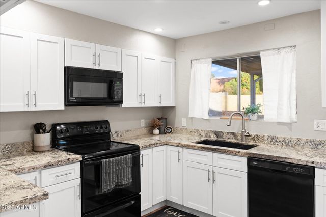 2207 W Monroe Street, Chandler, AZ 85224