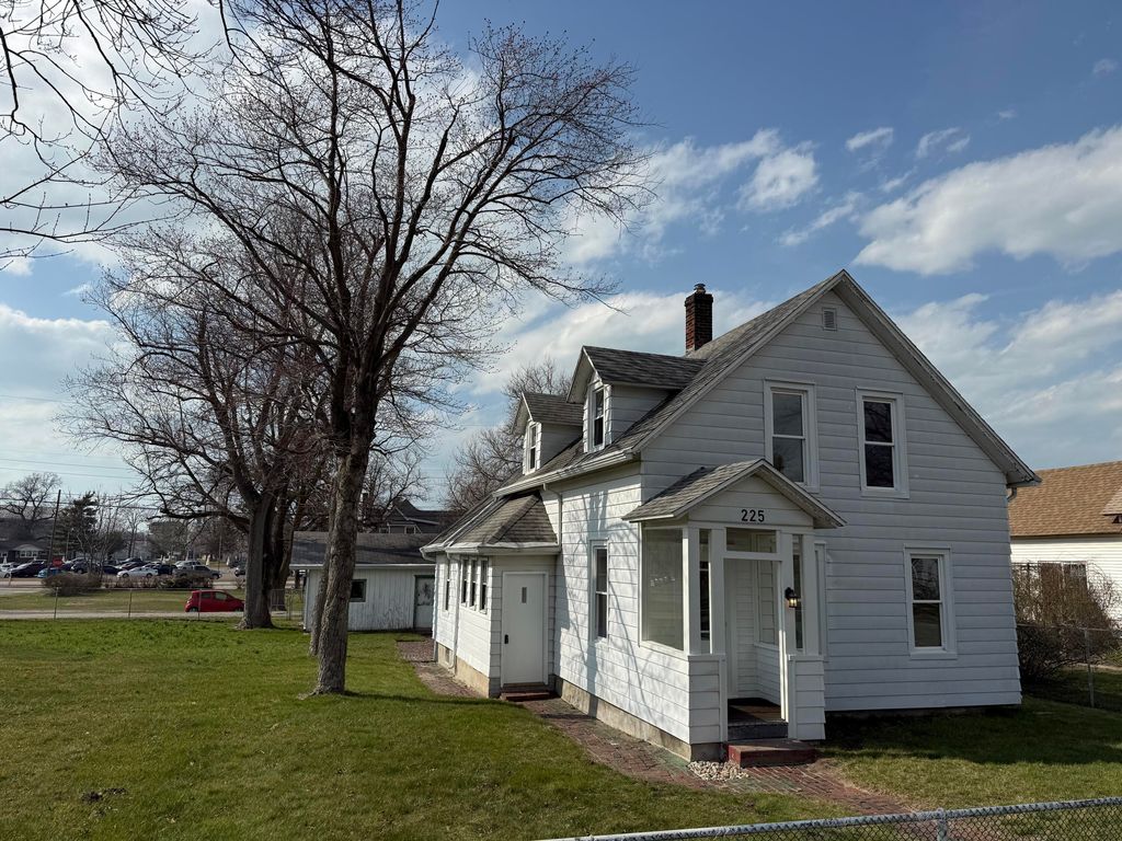 225 Columbia Street, Michigan City, IN 46360
