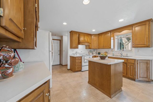 1773 BRIARWOOD COURT, De Pere, WI 54115