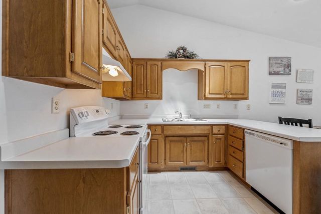 1773 BRIARWOOD COURT, De Pere, WI 54115