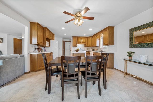 1773 BRIARWOOD COURT, De Pere, WI 54115