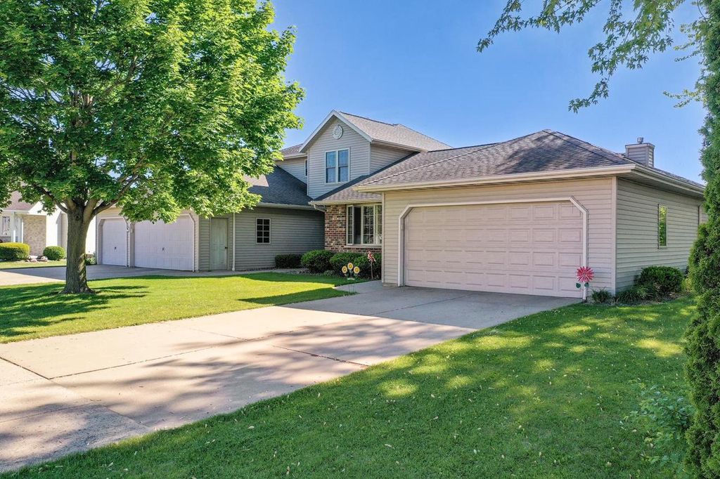 1773 BRIARWOOD COURT, De Pere, WI 54115